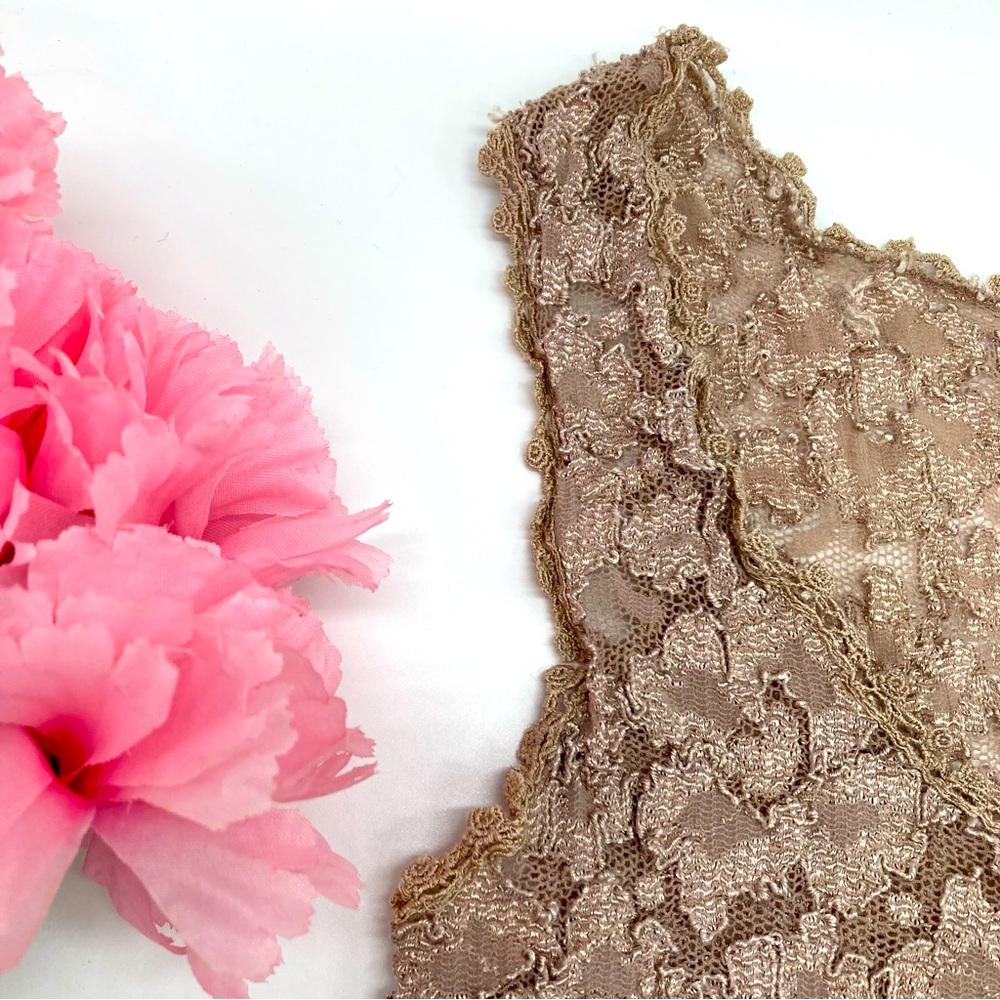 Vintage Lace Crop Top (FREE with BUNDLE) - Picture 4 of 12